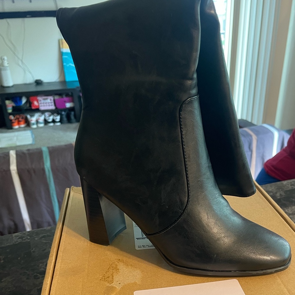 Black heel boots